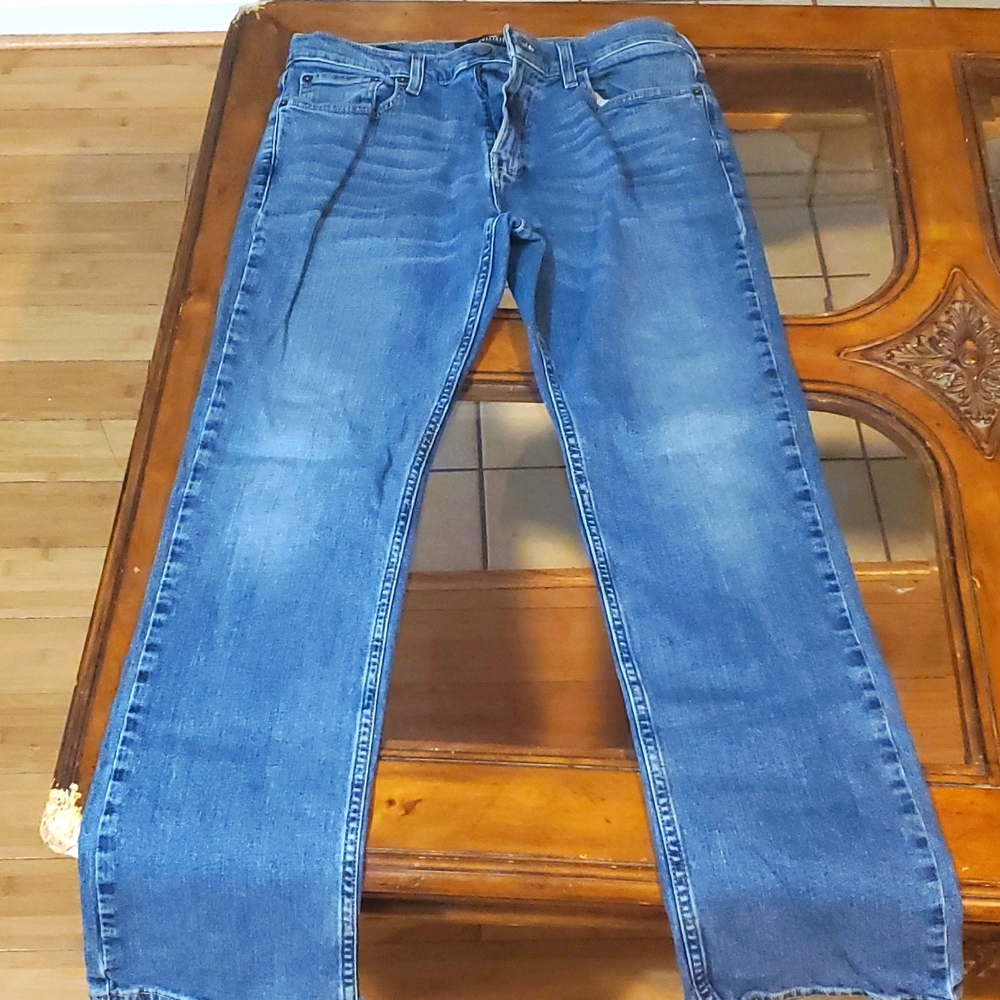 Hollister 32x32